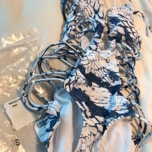 🐍 Snake skin print one piece swimsuit in size S